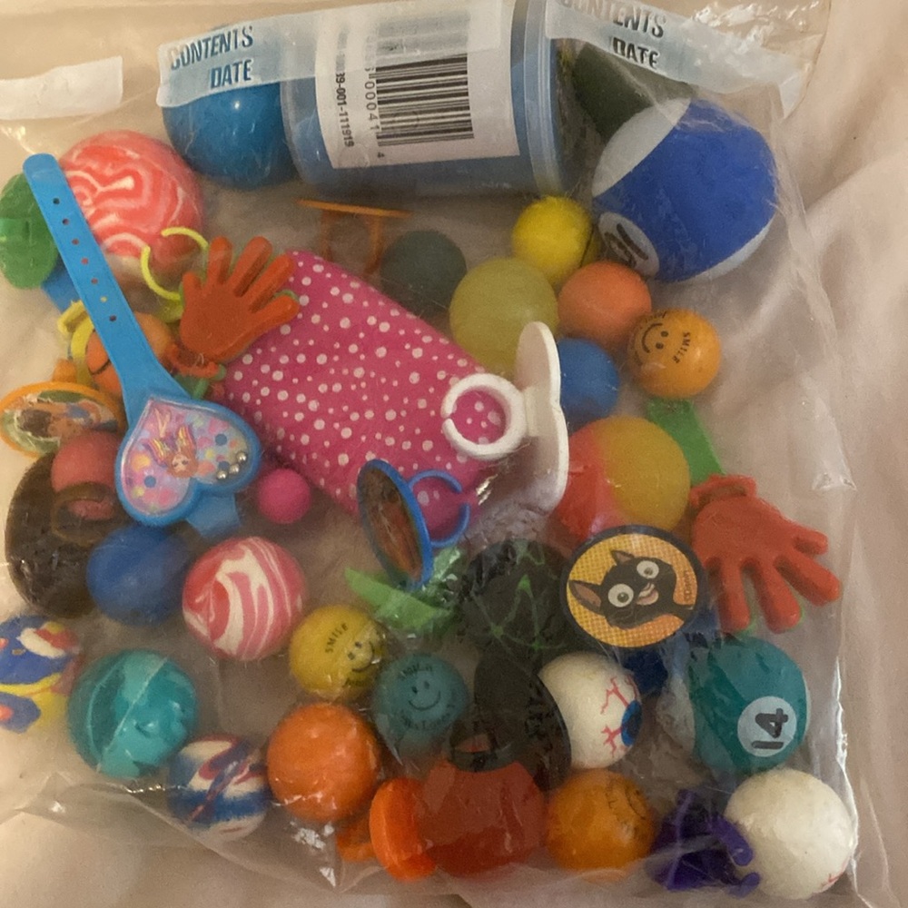 Small Toy Party Favor Piñata Surprise